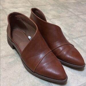 Universal Thread Tan Leather Slip-On Loafers
